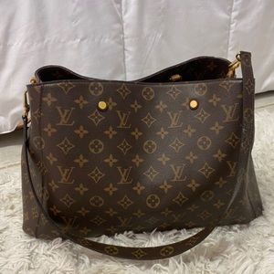 Montaigne Louis Vuitton Purse 👜💗